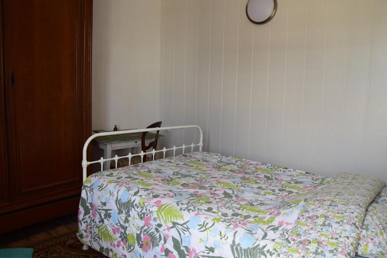 Les Miquelots Bed & Breakfast Pont-d'Ouilly Bagian luar foto