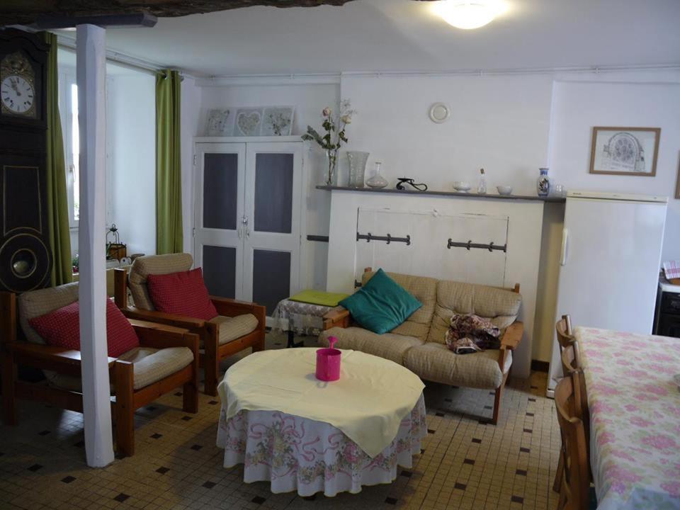 Les Miquelots Bed & Breakfast Pont-d'Ouilly Bagian luar foto