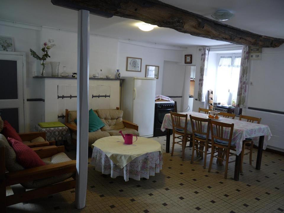 Les Miquelots Bed & Breakfast Pont-d'Ouilly Bagian luar foto